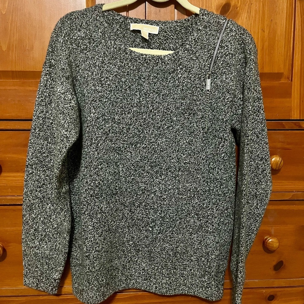 Michael Kors Elegant Black and White Sweater - Medium - Picture 2 of 6